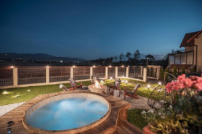 Roots Villa Redwood